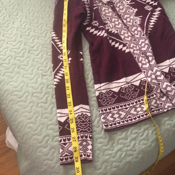 Pink Republic Burgundy/cream Aztec design Sweater Size S - Picture 10 of 11